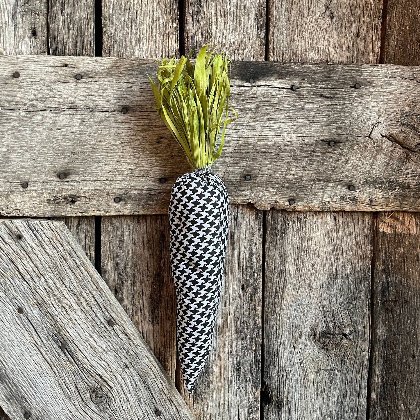 Houndstooth Carrot, Easter Decor