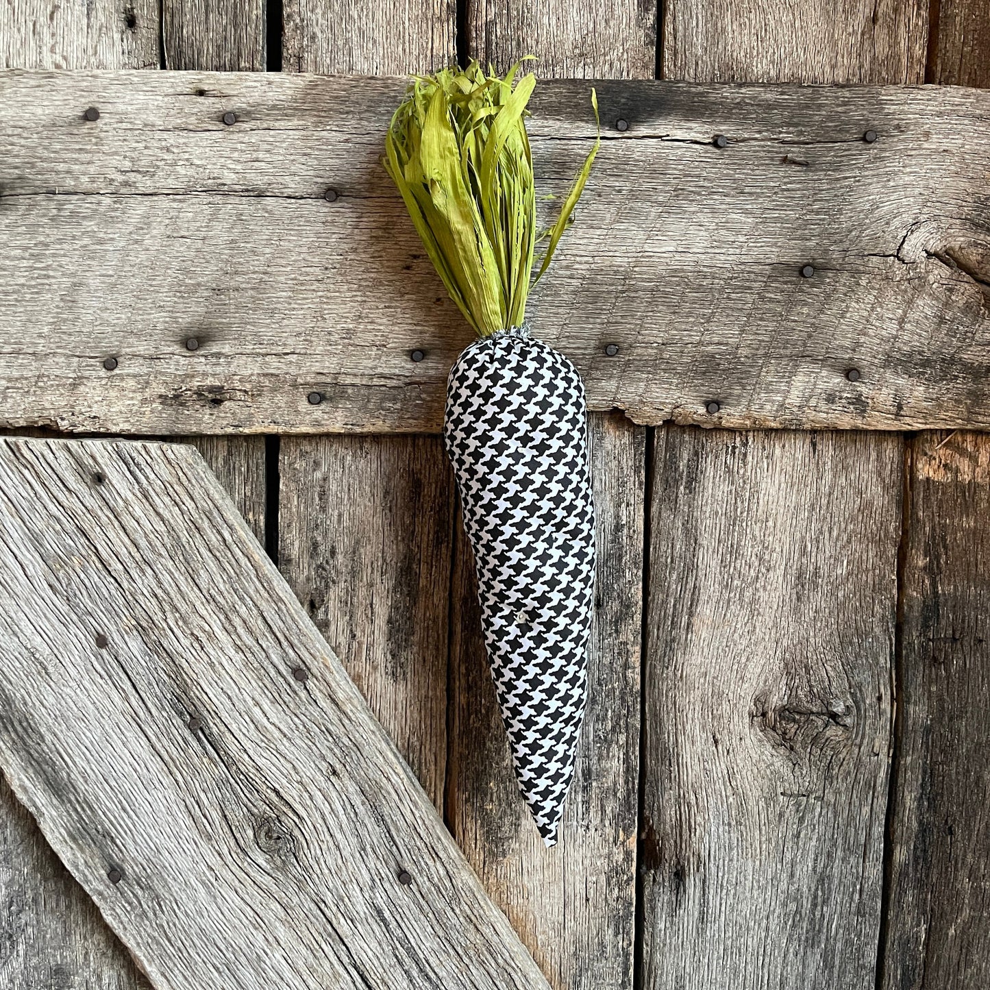 Houndstooth Carrot, Easter Decor