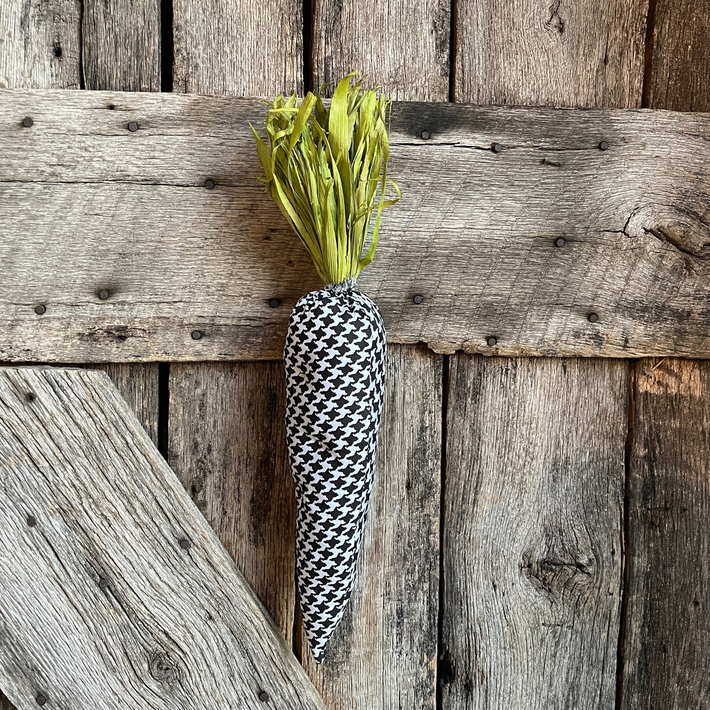 Houndstooth Carrot, Easter Decor