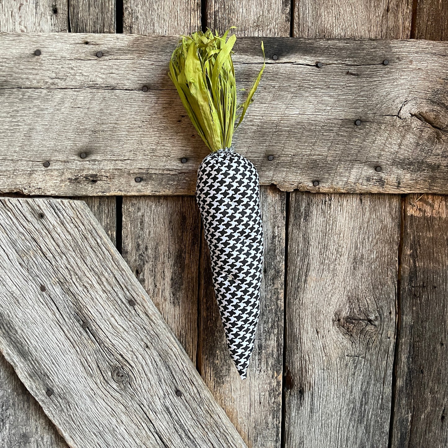 Houndstooth Carrot, Easter Decor