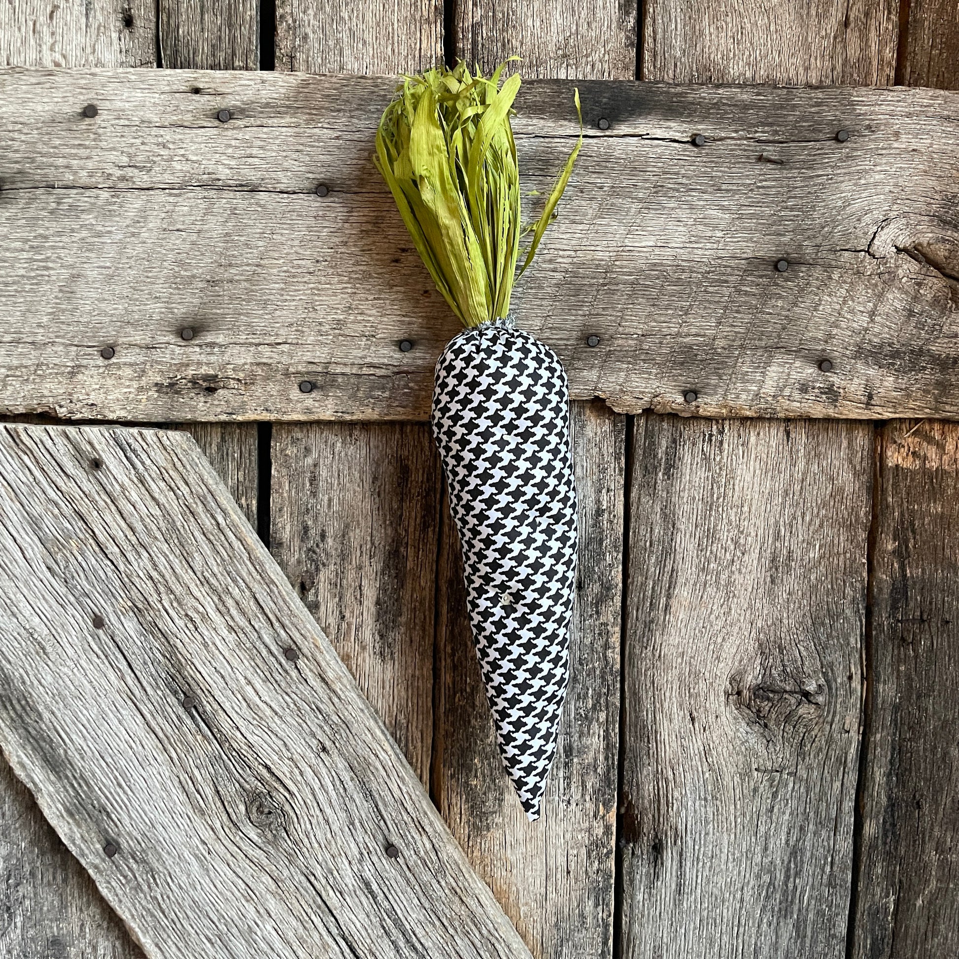 Houndstooth Carrot, Easter Decor